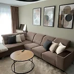 Beige Bardejovske Kupele * 巴尔代约夫